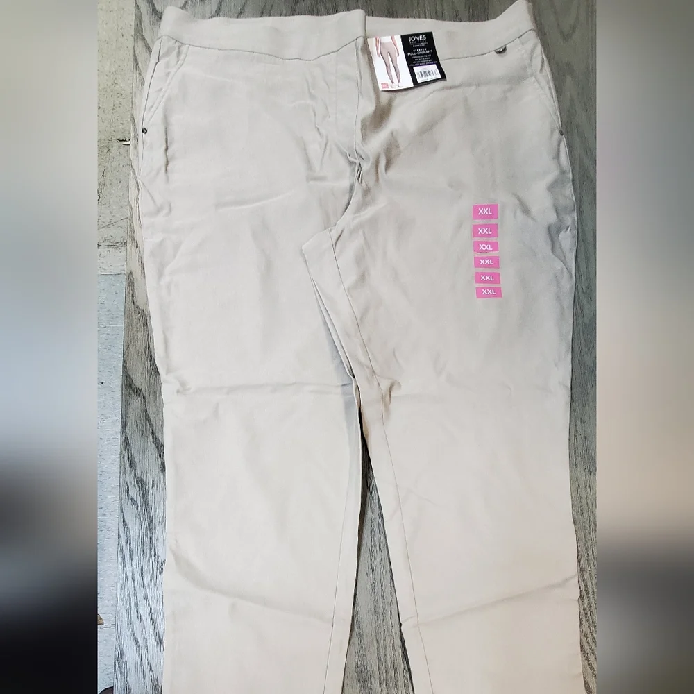 clothes - Picture 2 of 4